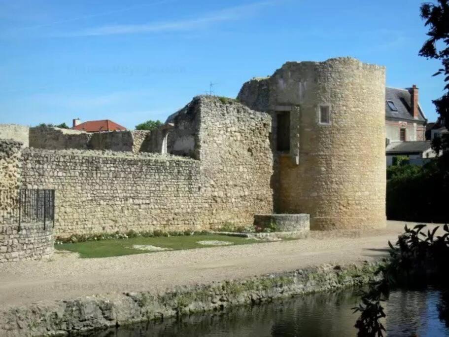 Petite Maison De Ville Au Calme Brie-Comte-Robert Exterior foto